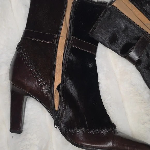 Vintage 90's Dark Brown Pony Hair Heeled Boots with Pointed Toe - Picture 9 of 14